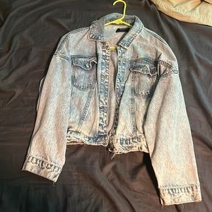 Bleach patterned, medium, denim jean jacket